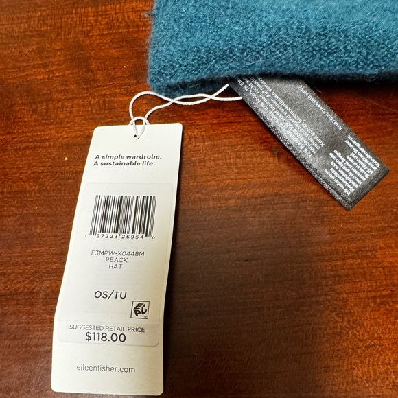 Eileen Fisher Cashmere Silk Boucle Bliss Hat Beanie - Picture 4 of 11